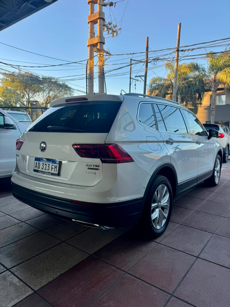 Volkswagen Tiguan COMFORTLINE 2.0 TSI MOTION 7 ASIENTOS — foto 4